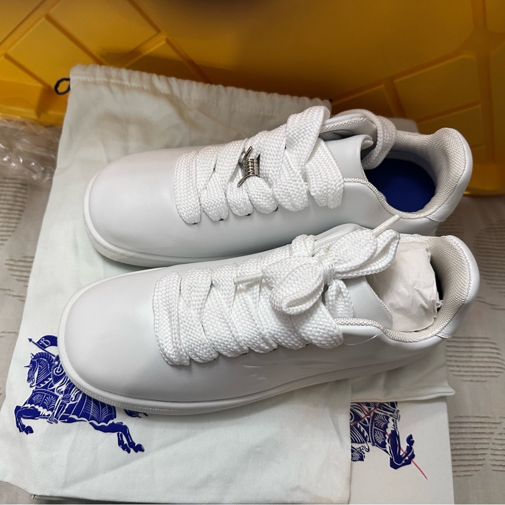 Burberry White Men's Sneakers - Picture 8 of 9
